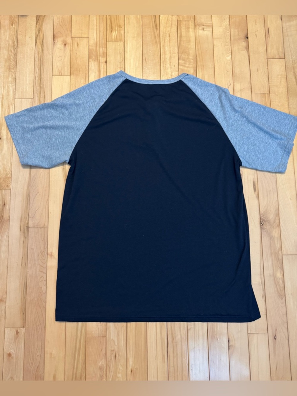 Casual Two-Tone Henley Tee - Navy & Light Gray XL - Picture 2 of 4